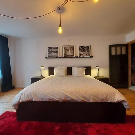 Old Design Duplex * Bastogne